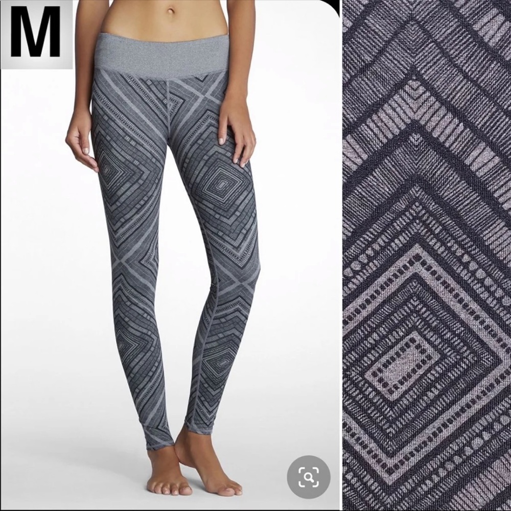 🔥 3 for $15 🔥
Fabletics Aztec Printed Powerhold Tights Mid-rise